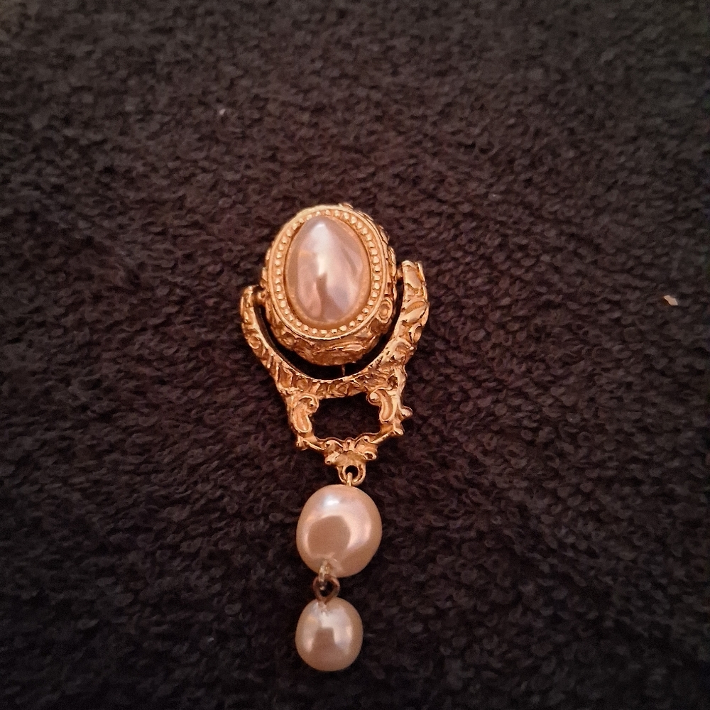 Brooch